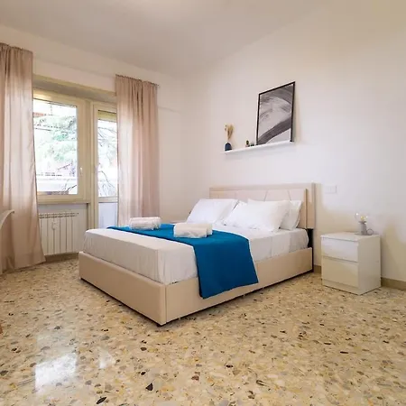 Apartament Domus Pompei - 10' A Piedi Da San Giovanni - Ac, Smart & Wi-fi Rzym