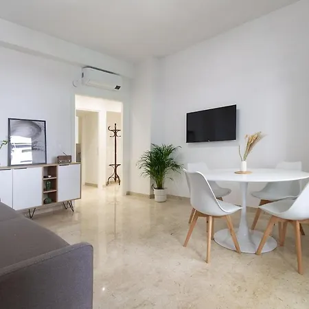 Domus Pompei - 10' A Piedi Da San Giovanni - Ac, Smart & Wi-fi Apartament *